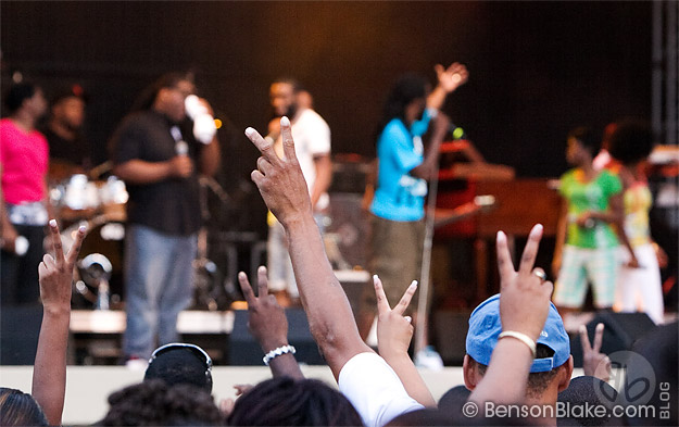 Tye Tribbett at King's Dominion, fans requesting song Victory - Joyfest 2009