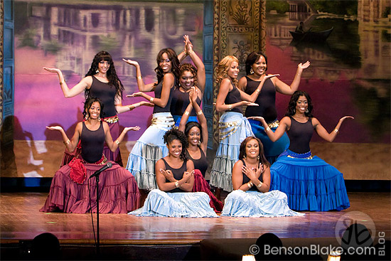 Contestants finishing opening number at Miss HU Pageant 2009